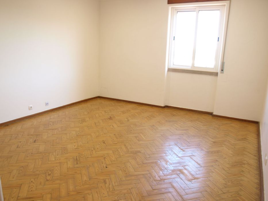 T2 centro Azambuja, perto estação CP, a 30 m de Lisboa