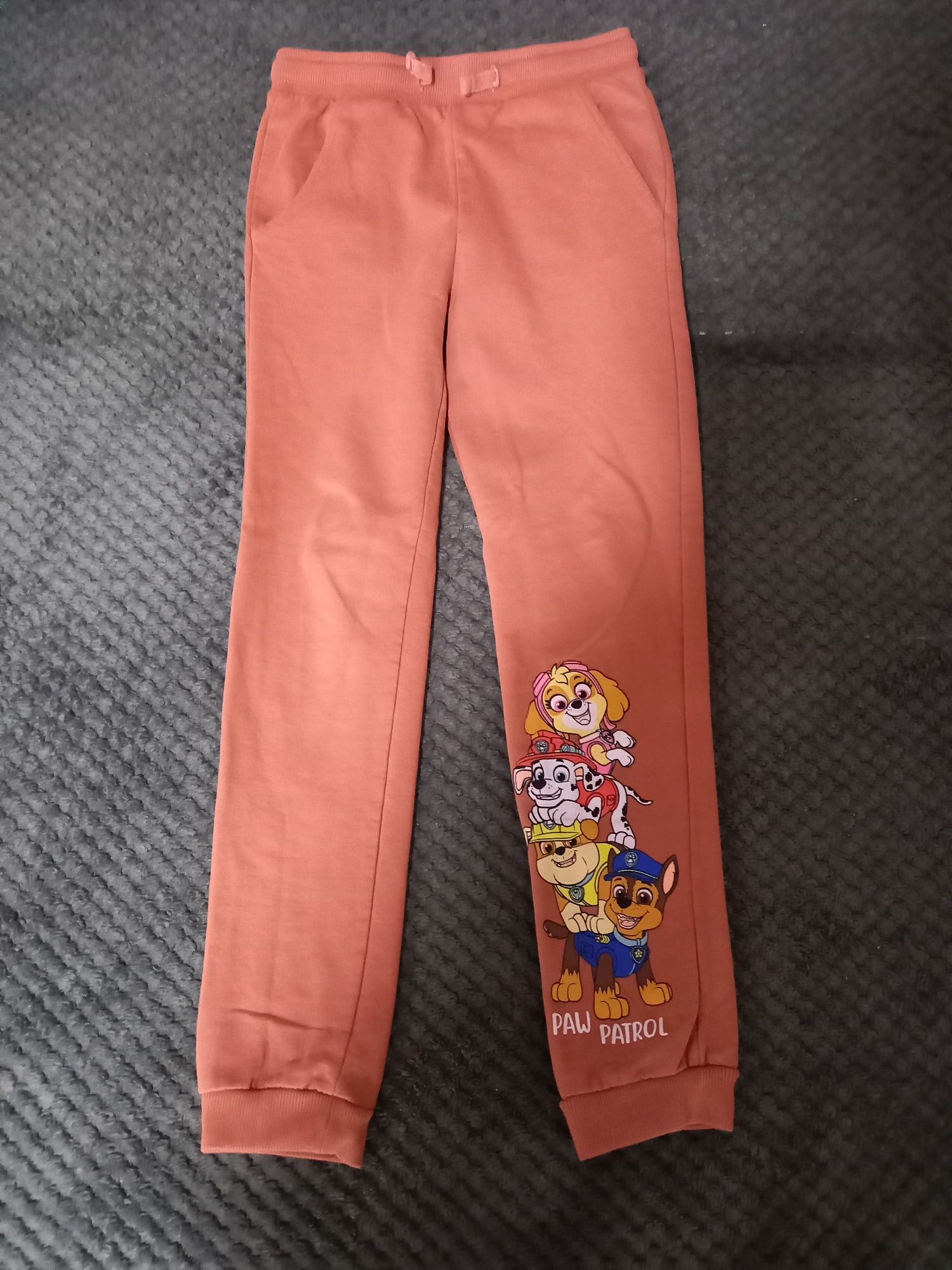 Spodnie dresowe Psi Patrol Nickelodeon rozmiar 134