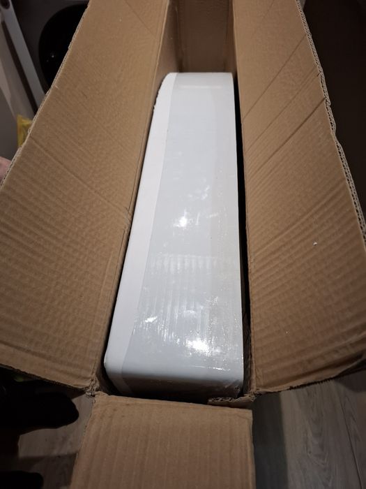 Nowy brodzik 90x90 cm