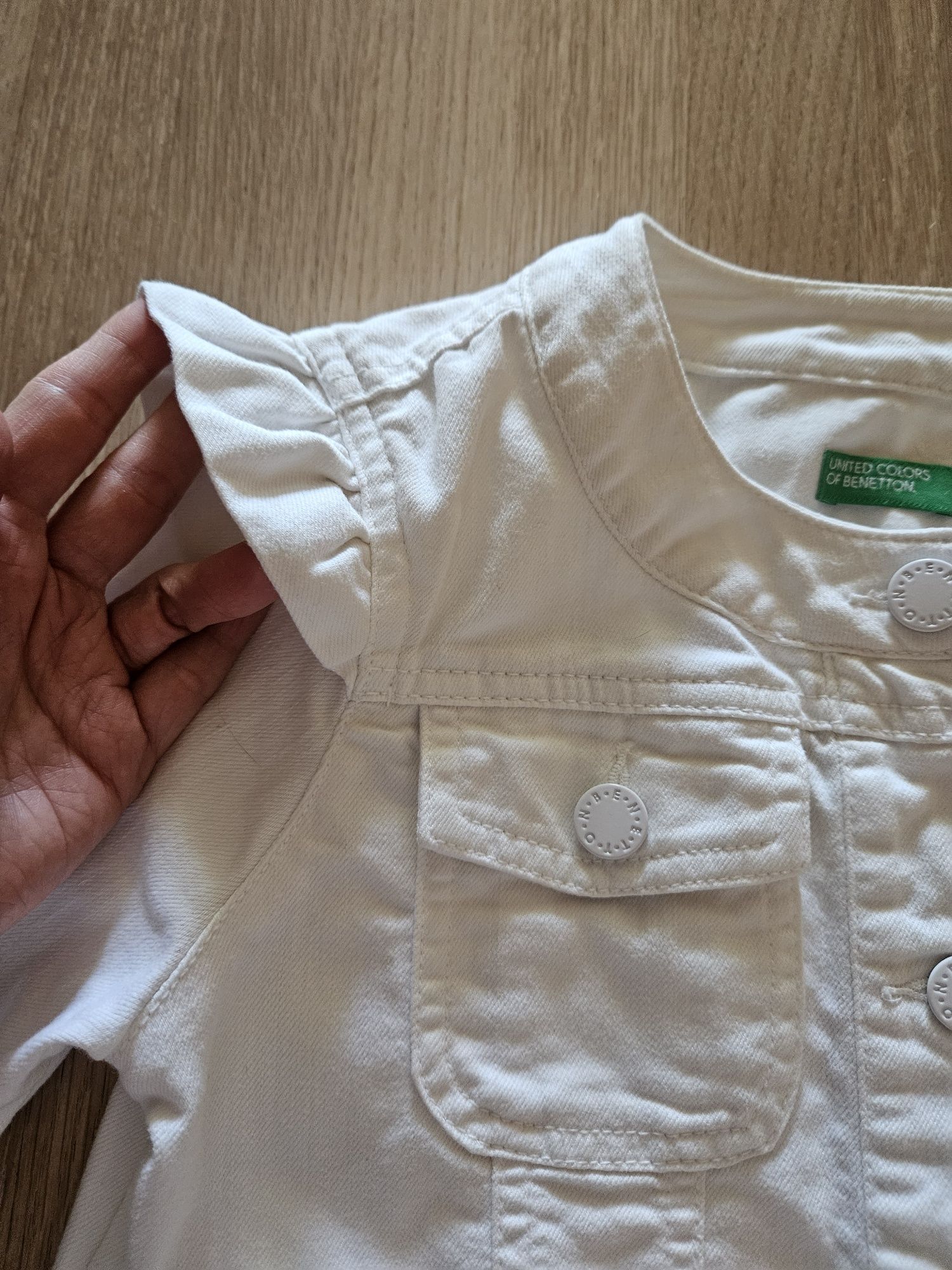 Продам пакет вещей на д 134р.