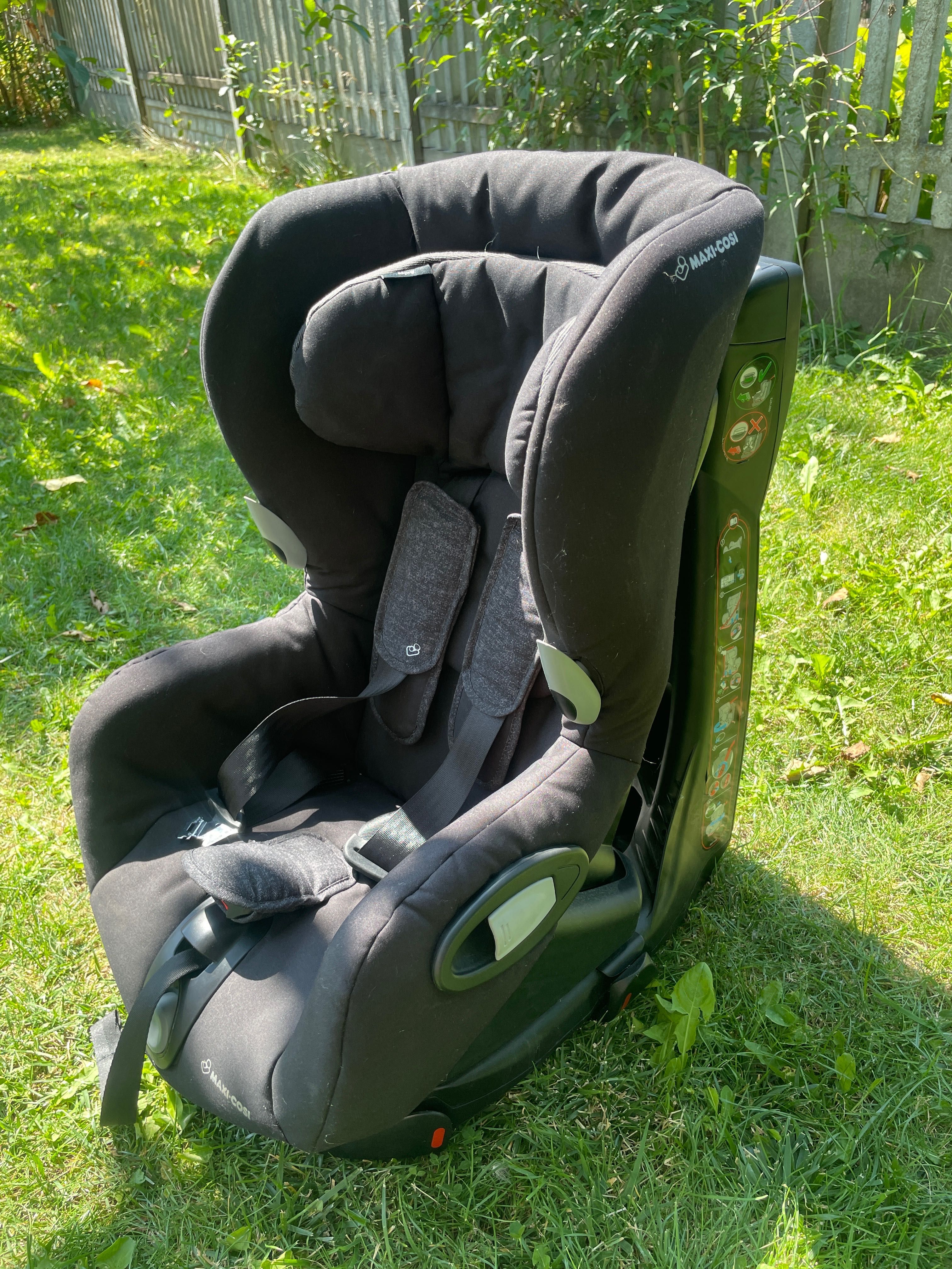Maxi Cosi axiss nomadblack 9-18 kg