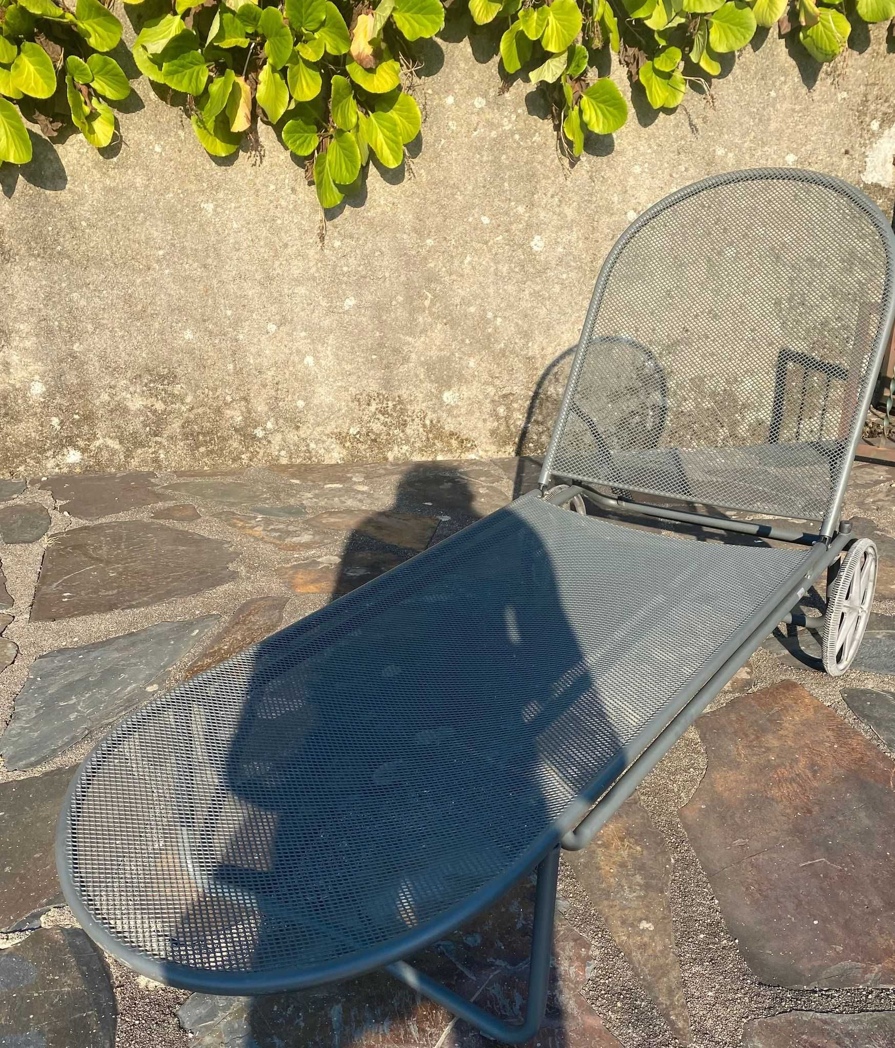 2 espreguiçadeiras