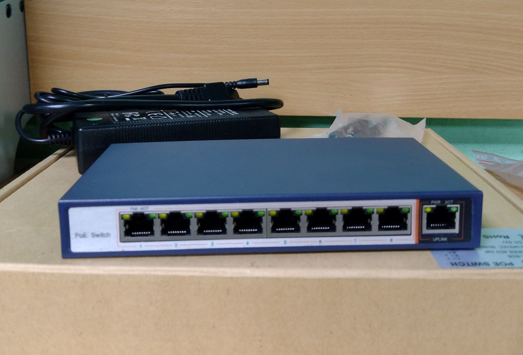 Комутатор POE SWITCH MVT - E08