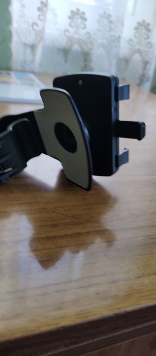 Тримач в авто для телефона