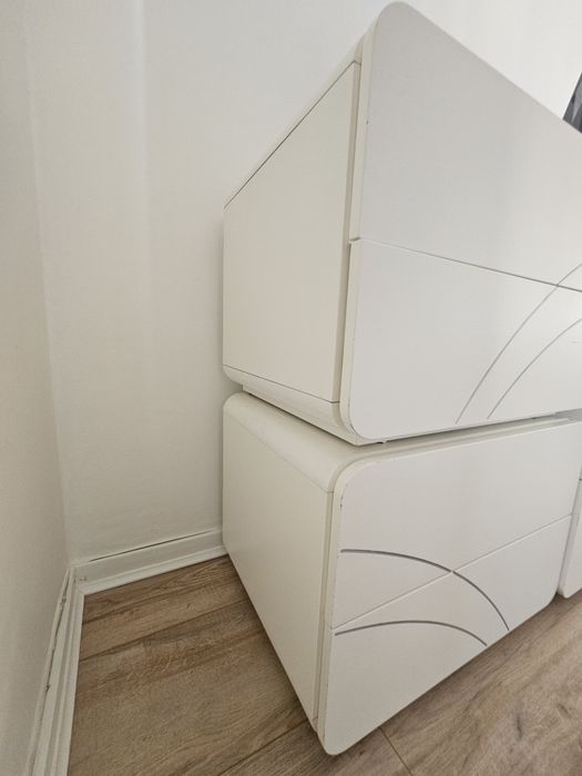 Movel + mesas cabeceira, em muito bom estado! Madeira maçica!