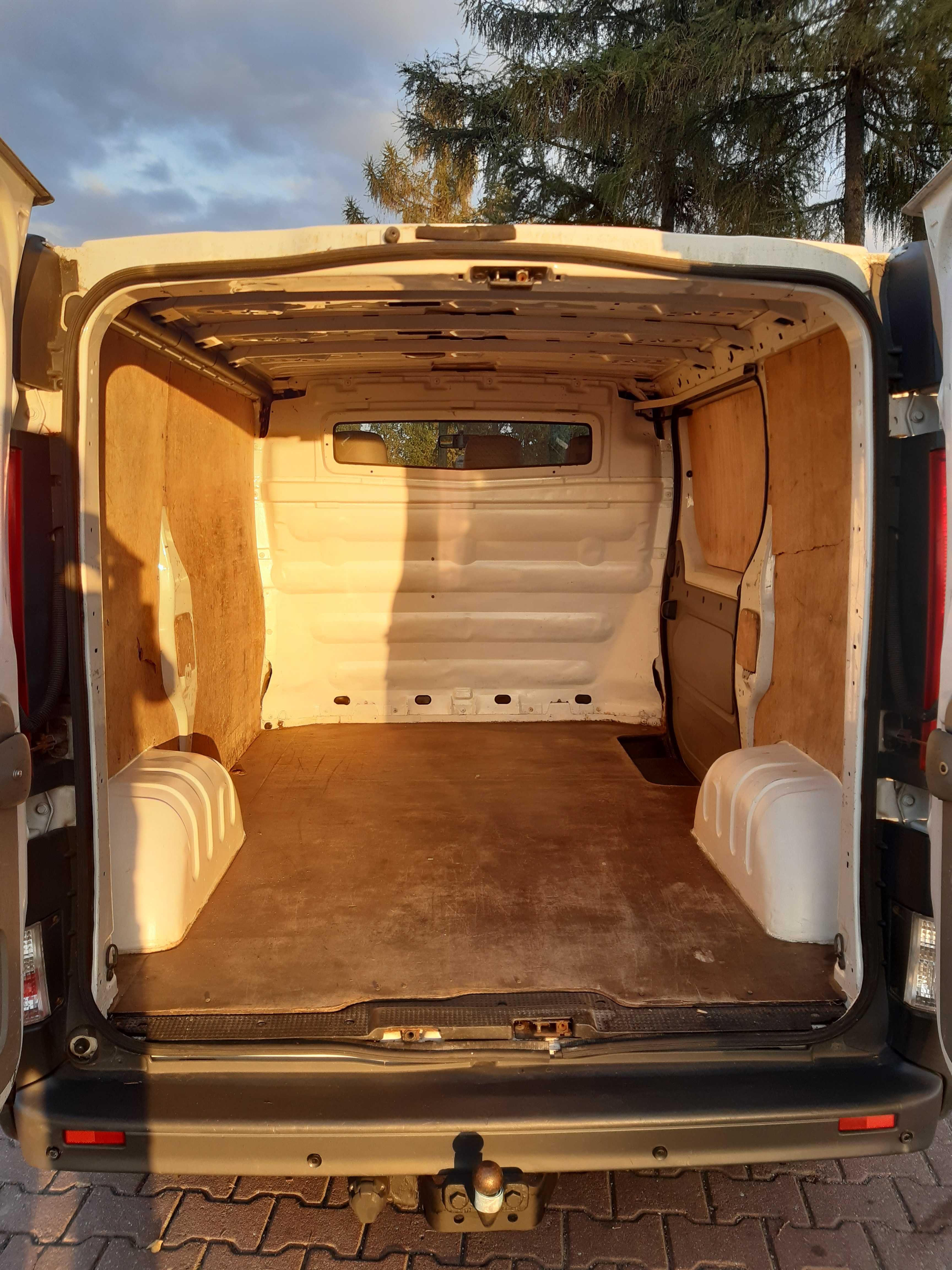 Opel Vivaro 2,0 115 KM klima nowe wtryski niski przebieg