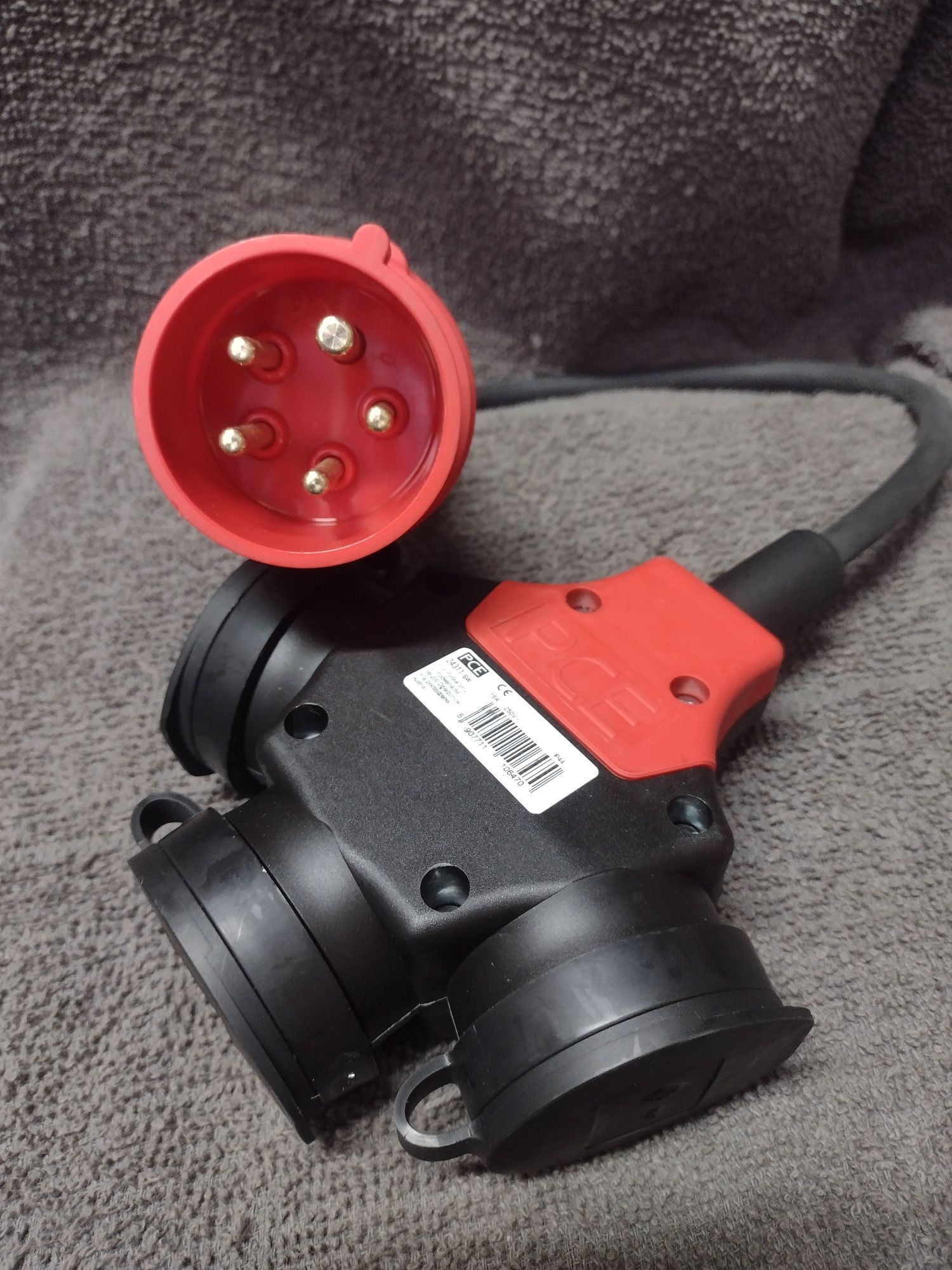 Adapter sieciowy przejściówka z 400V 16 na 230V