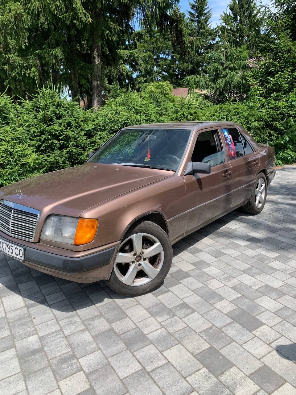 Мерседес W 124 1989