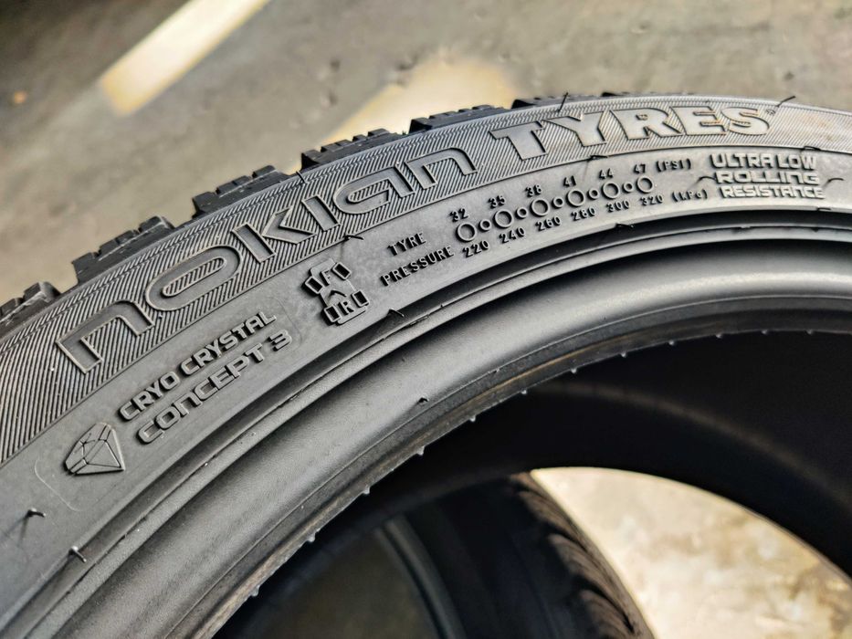 Шини зима R18 245 40 Nokian Hakkapeliitta R³ дуже добрий стан