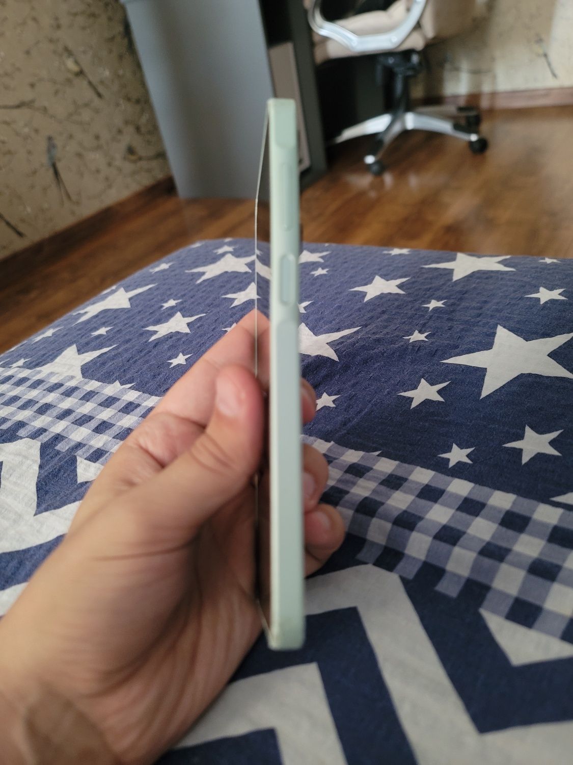Samsung A16  4/128 гб , телефон