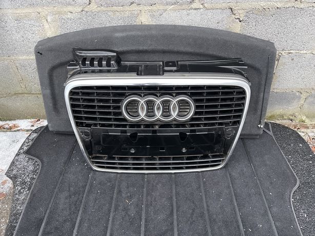 Решотка радіатора Audi A4 B7 Ауді А4 Б7