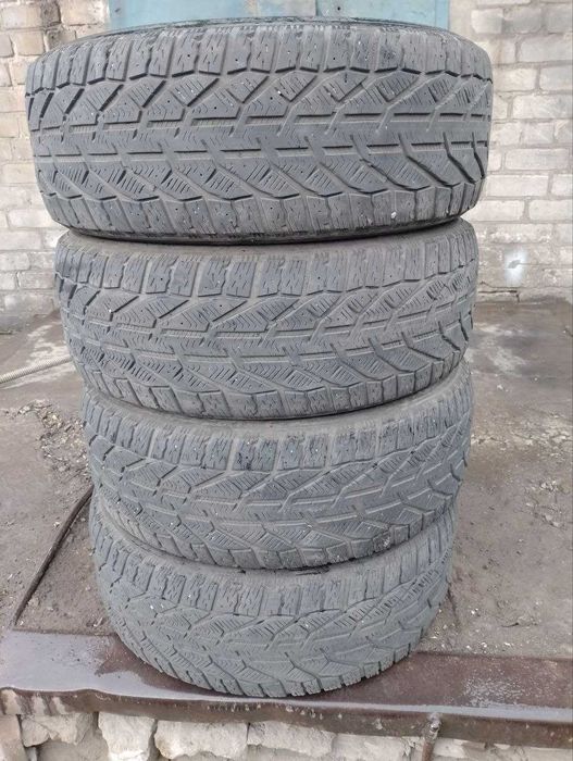 Продам комплект шин KORMORAN STUD 2 225/55R17 101T 2018 года