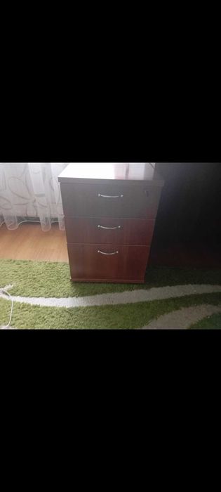 Продам меблі (Шафу, стіл)