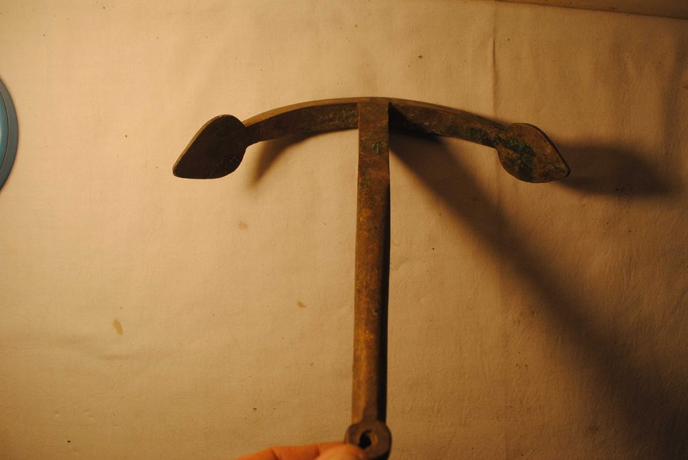 Kotwica mosiężna stara zabytek