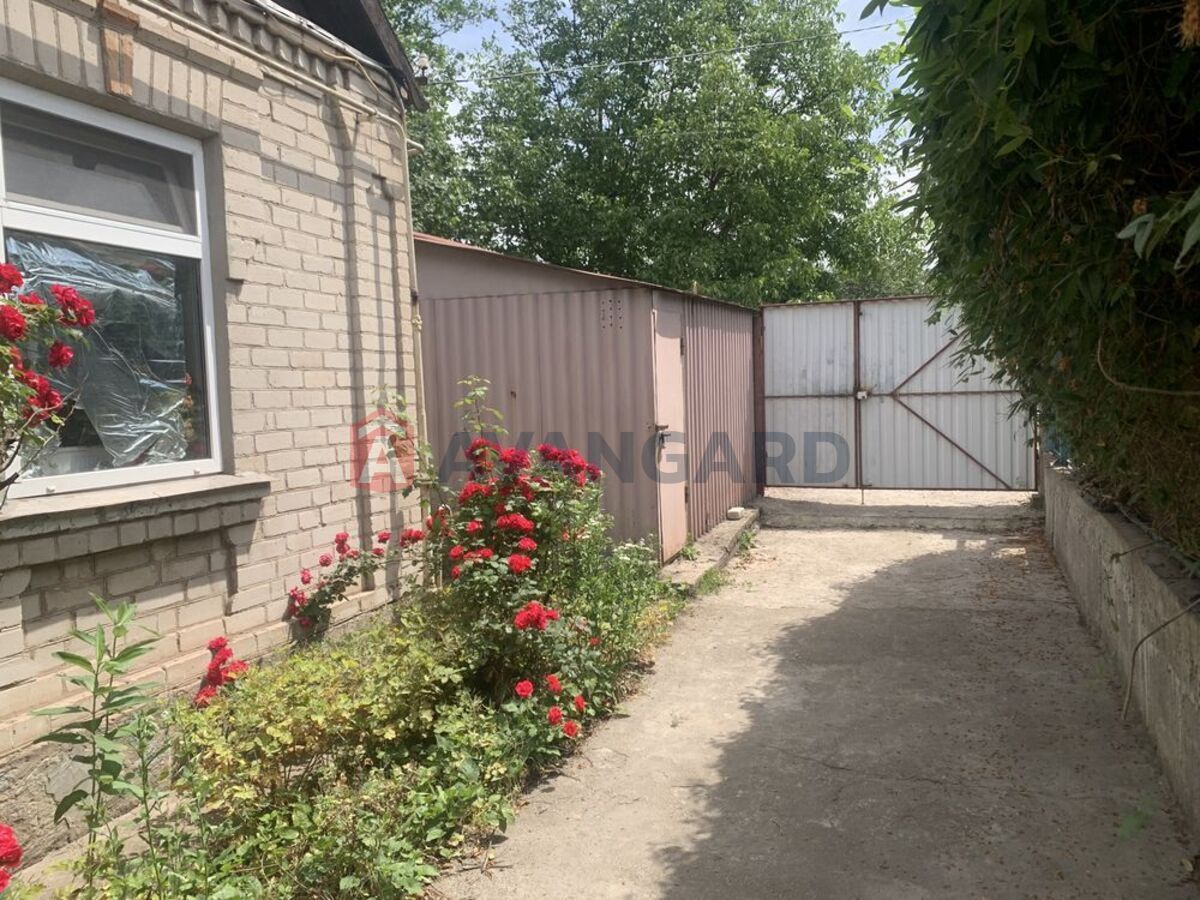 Продам частину будинку.