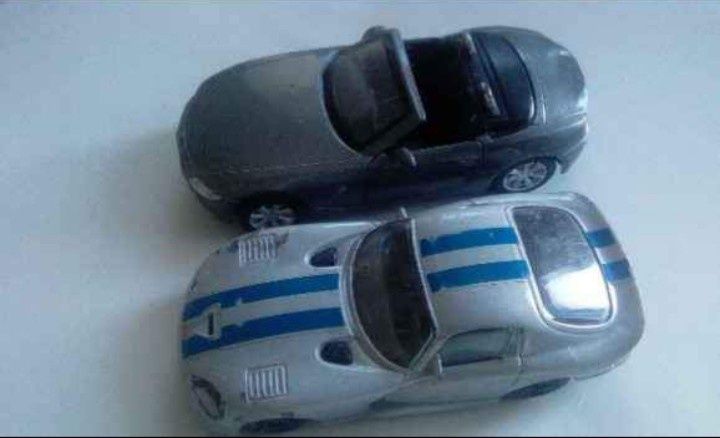 Carrinhos miniatura de metal a 2€ á unidade