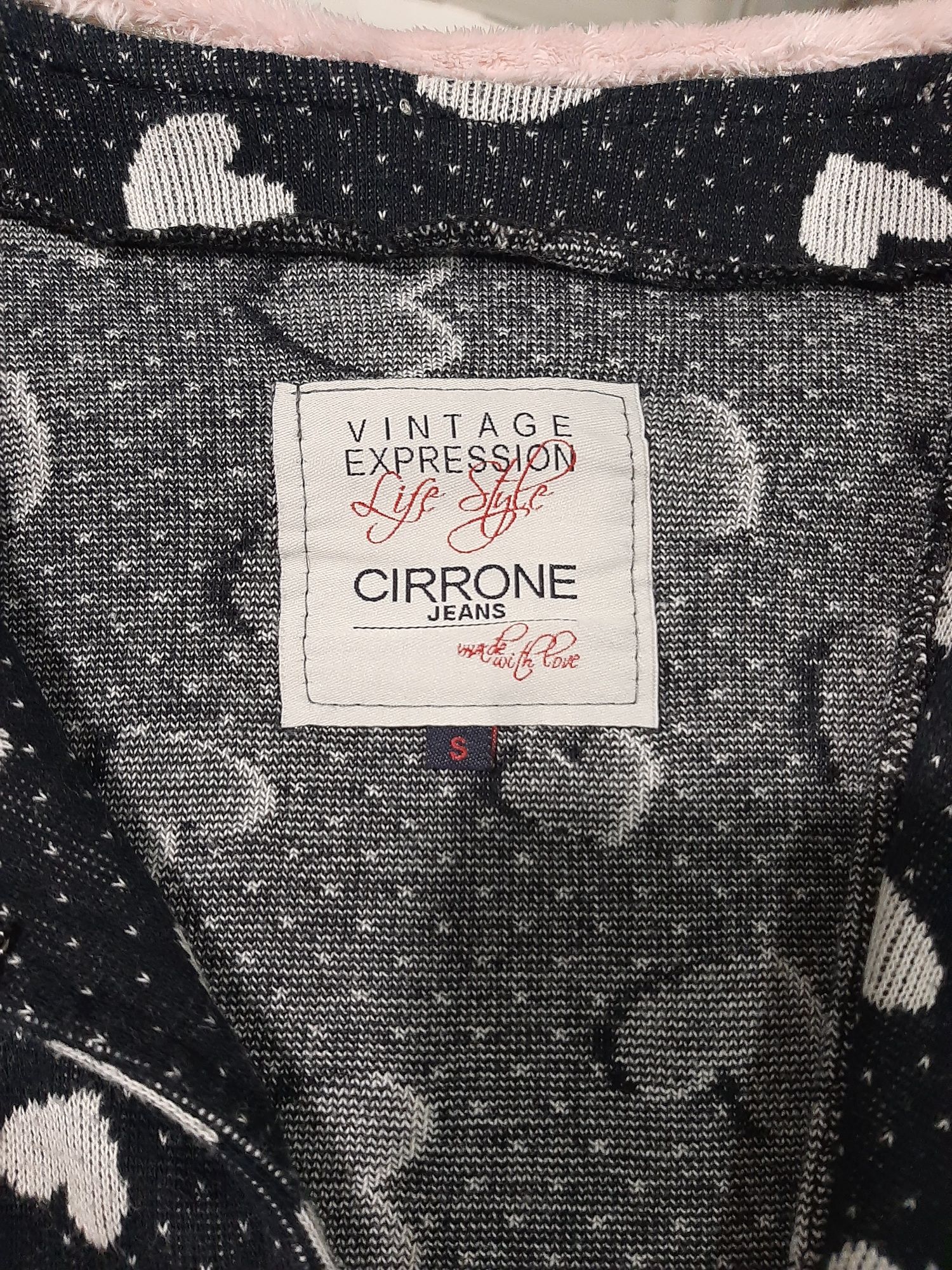 Casaco fofinho marca Cirrone Jeans
