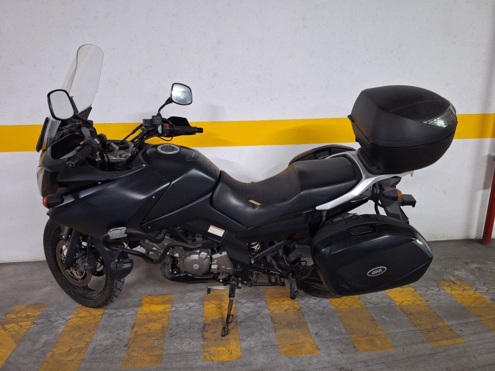 Suzuki v-strom 650 - ano 2005