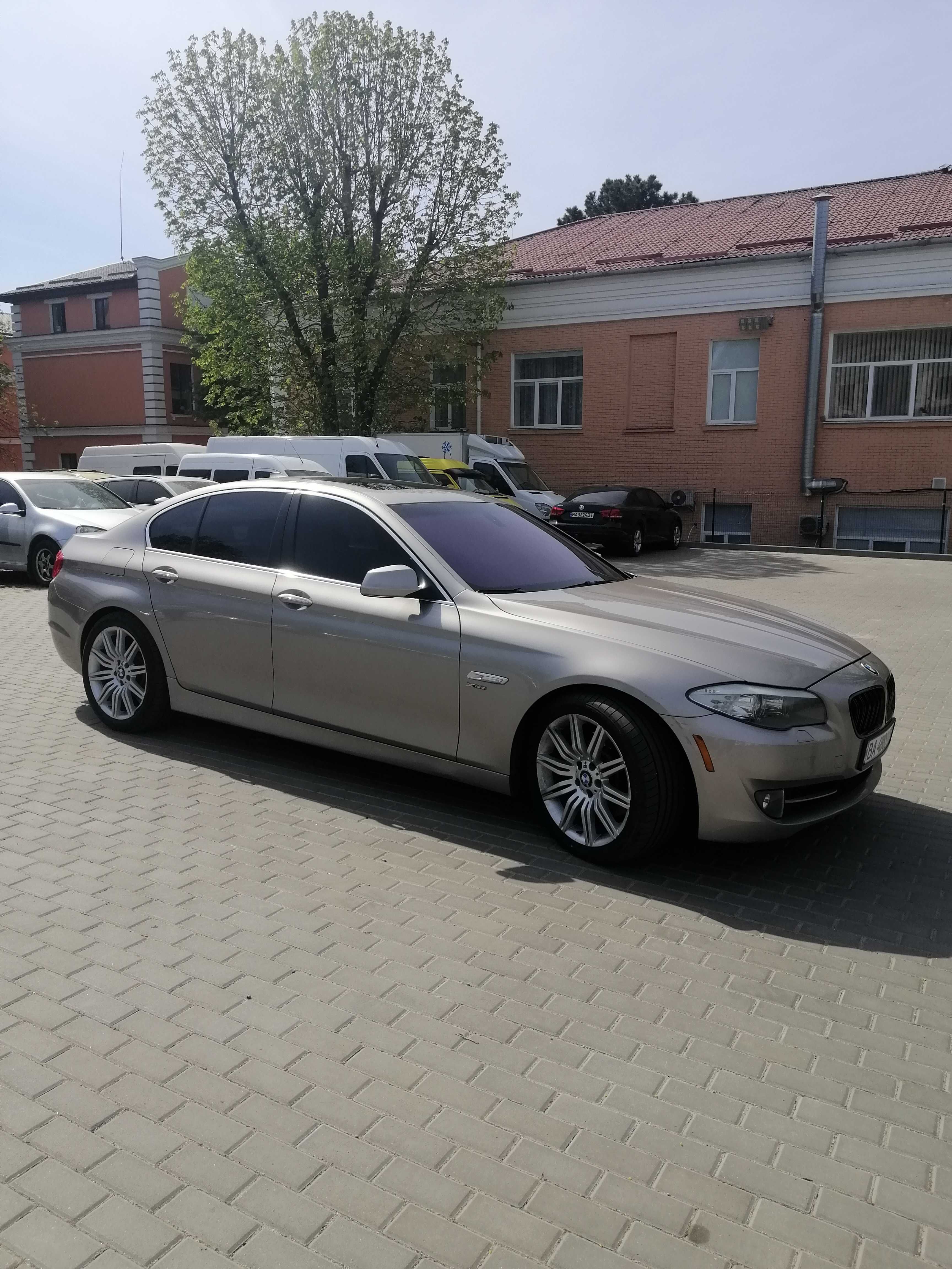 Автомовіль BMW 535