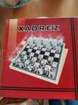 Jogo de xadrez com copos shot