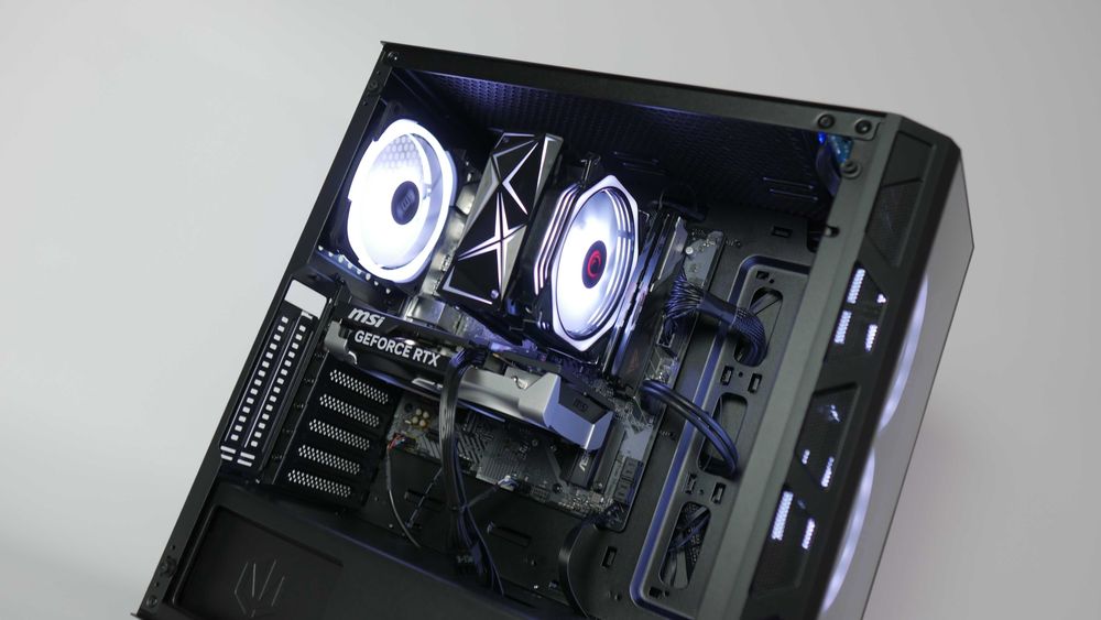 Komputer gamingowy Ryzen 5 8400f / 32gb DDR5 / 1tb / RTX 5060 FV