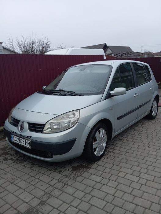 Рено Сценік2 2004 рік.