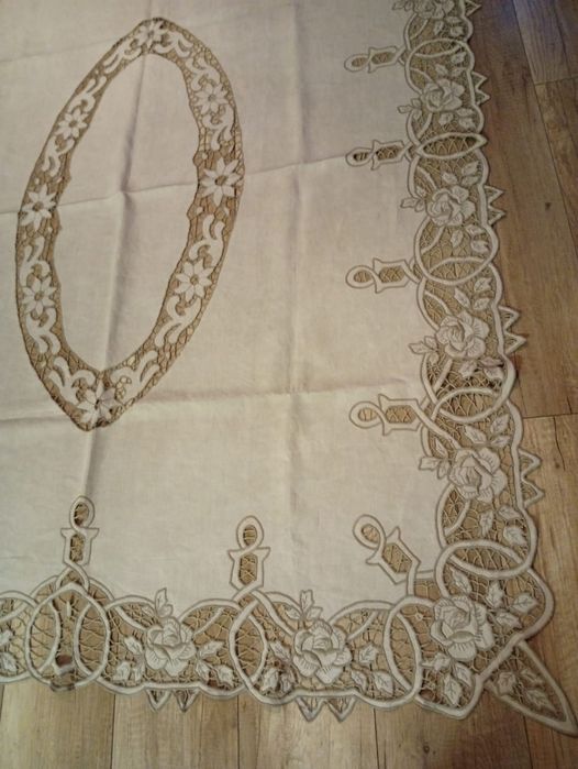 Obraz lniany haftowany richelieu beżowy