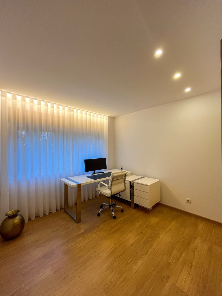 Apartamento T2 para Arrendamento – Último Andar com Garagem