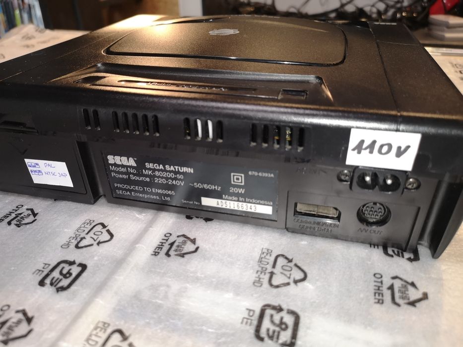 Konsola SEGA SATURN (PAL I NTSC w jednym) ciekawy egzemplarz
