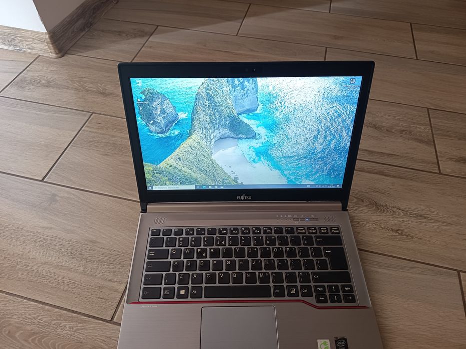Fujitsu Siemens 14 cali HD+ Intel core i5