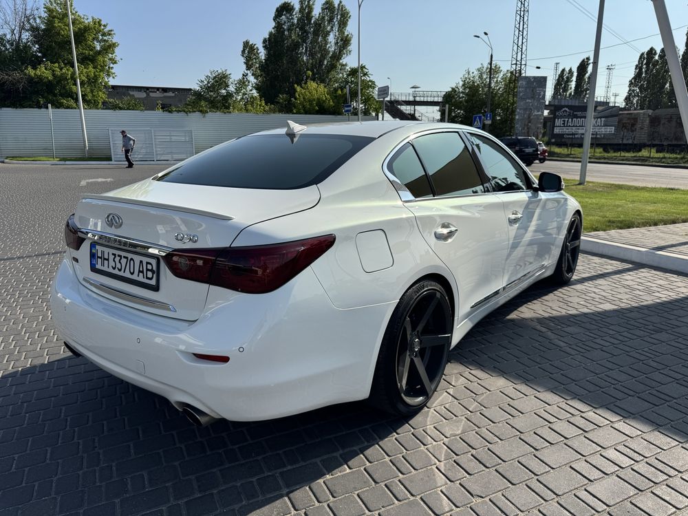 Продам Infiniti Q50 2.2 дизель 2015 год