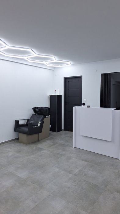 Lokal użytkowy,  obecnie Barber, Wawer