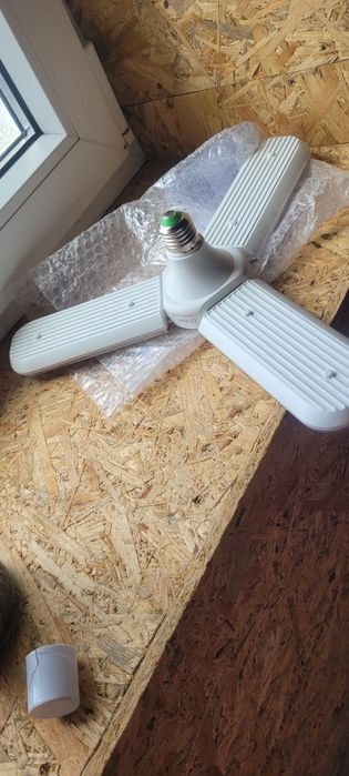 Żarówka Wiatrak Rozkladana 150 W