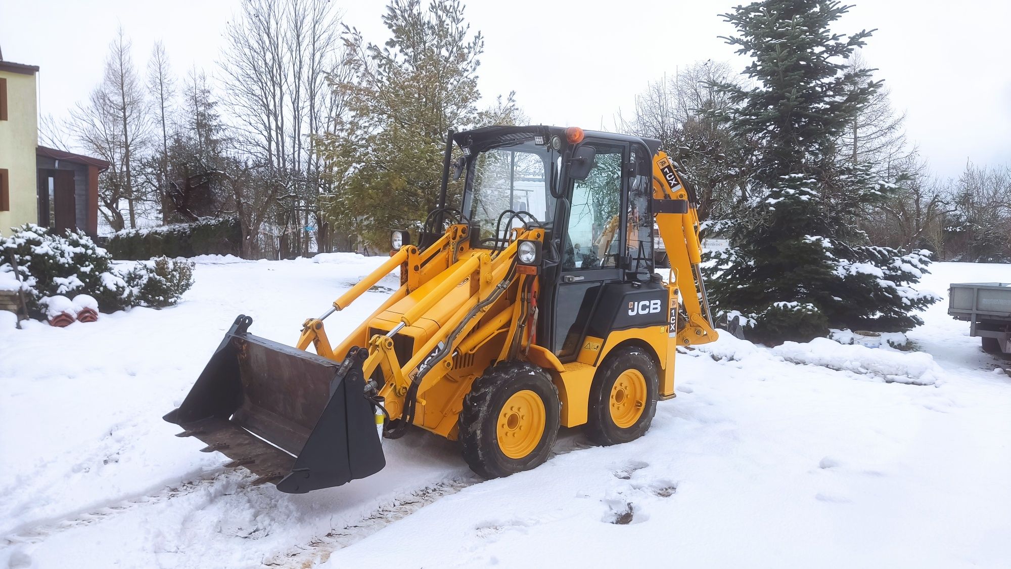 Usługi Mini Koparko-Ładowarka JCB 1CX - zamiatarka, młot, wiertnica