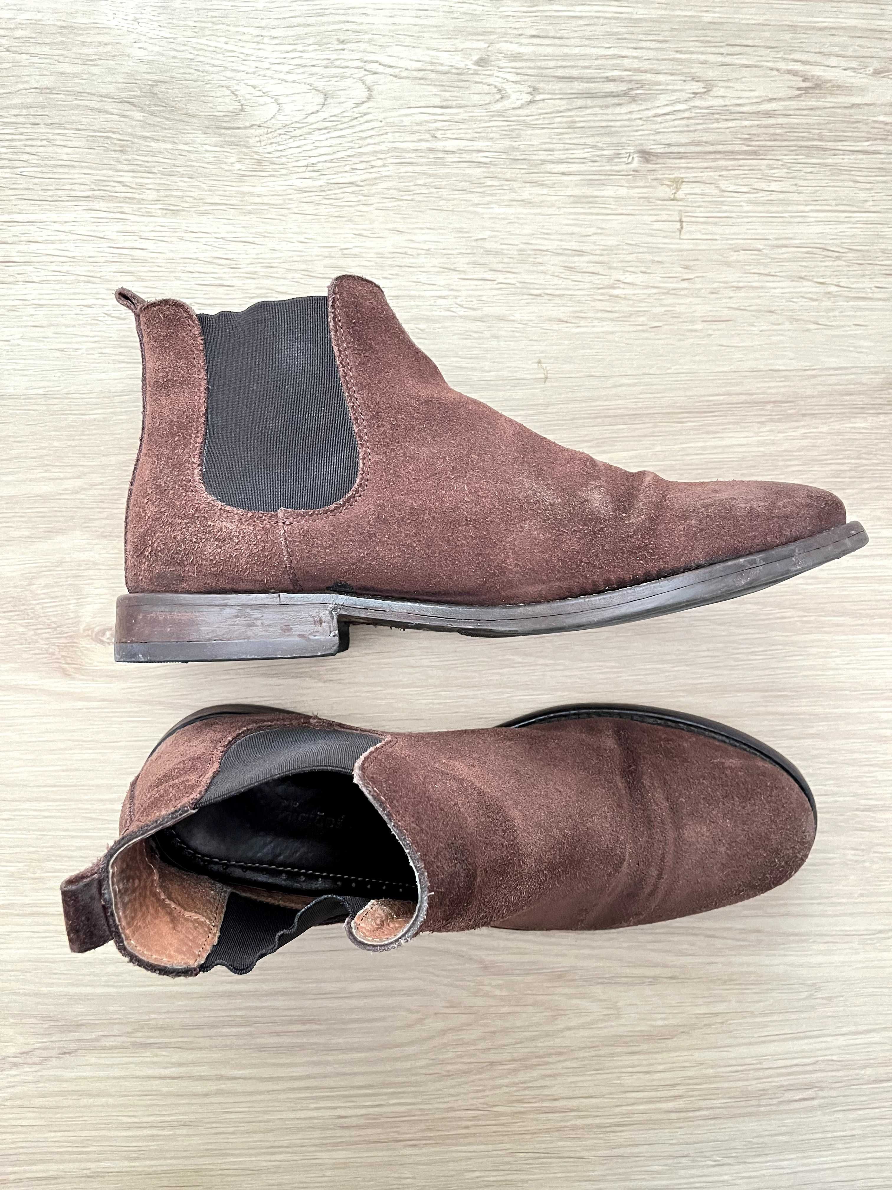 Botas Chelsea Castanhas Camurça