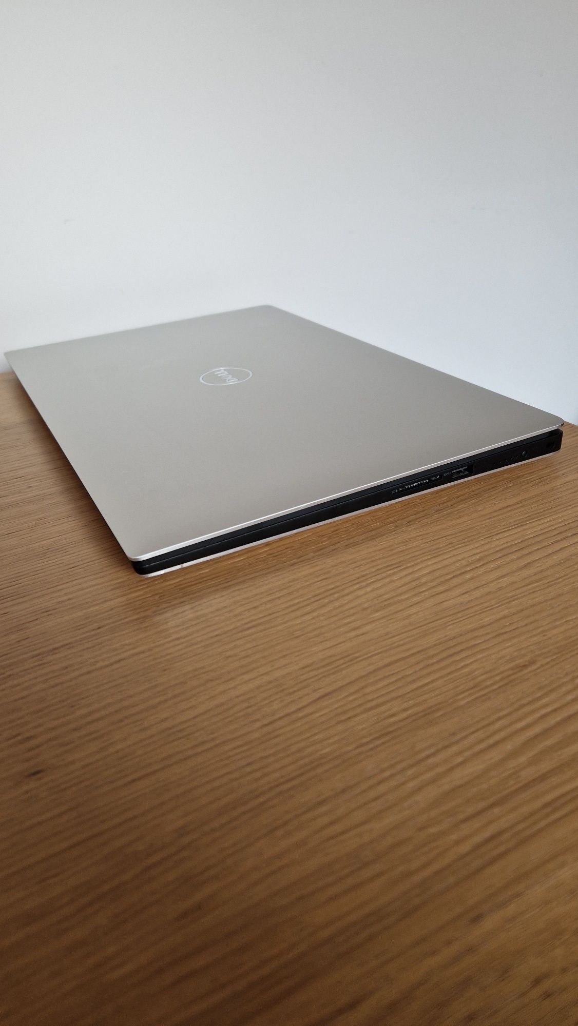 Laptop Dell Precision 5540 15.6"/i7-9850H/Nvidia Quadro T1000/SSD 512G
