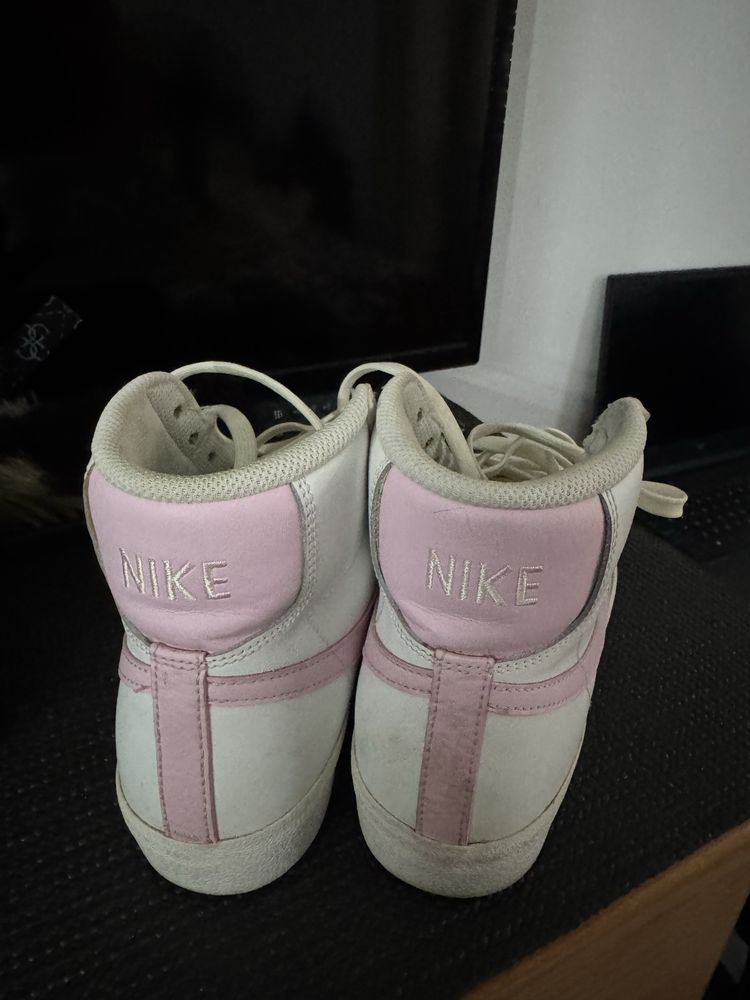 Tenis nike rosa mulher