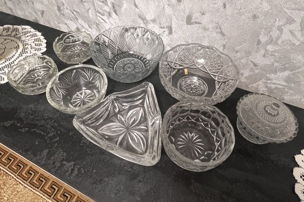 Продам хрусталь,кофейные и чайные сервизы