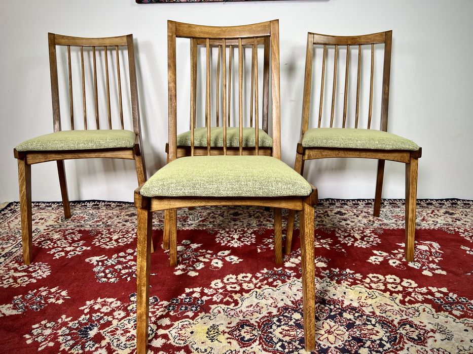 Krzesła PRL R. Hałas 200-157 szczeble buk mat vintage