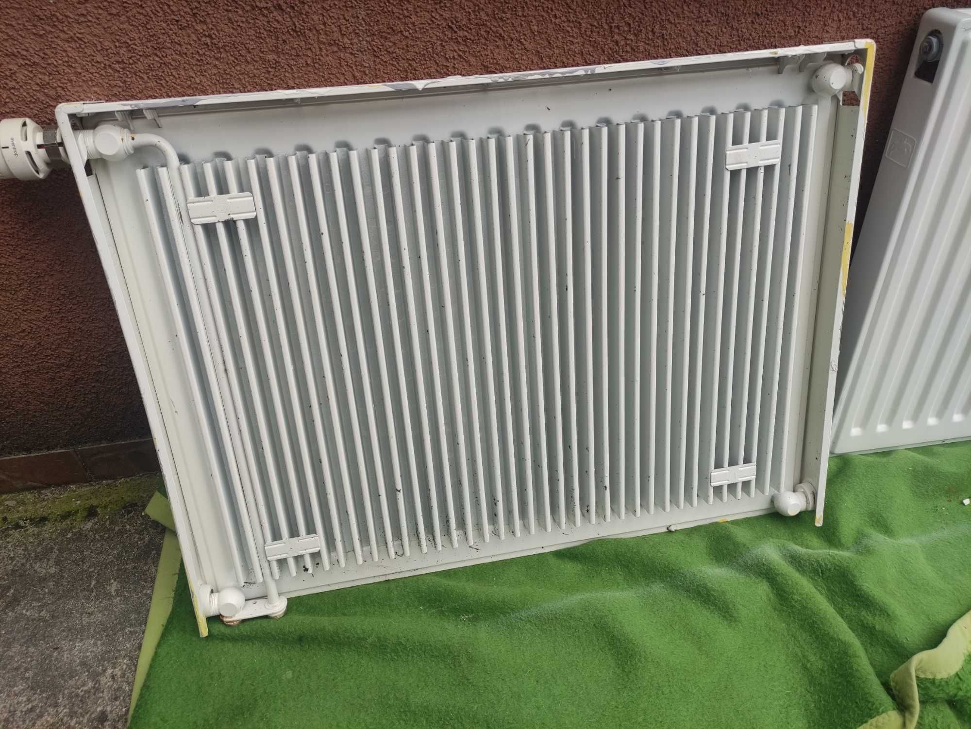 Grzejnik panelowy kaloryfer 970 , 800 , 480 mm na 600 mm wysokość