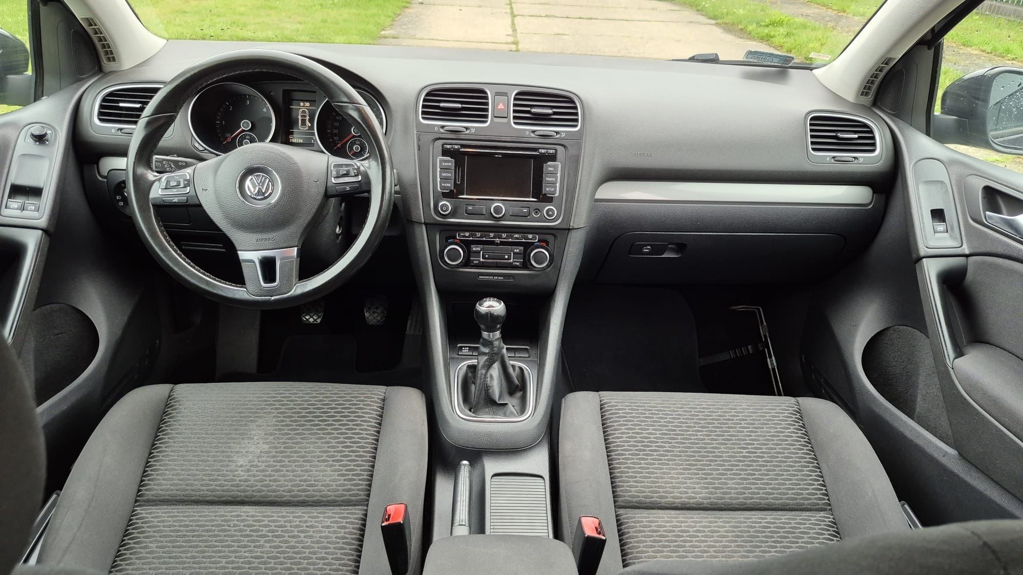 Volkswagen Golf 6 1.6 diesel 2012 rok 105km manual Bluetooth Nawigacja