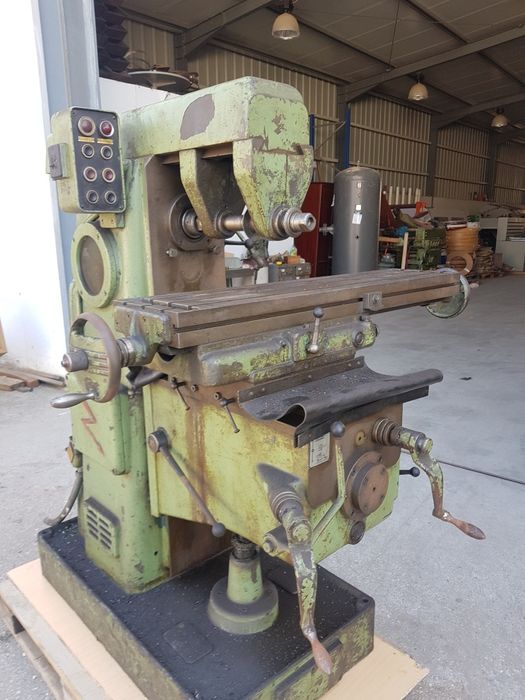 Fresadora ferramenteira maquinas de metalomecanica