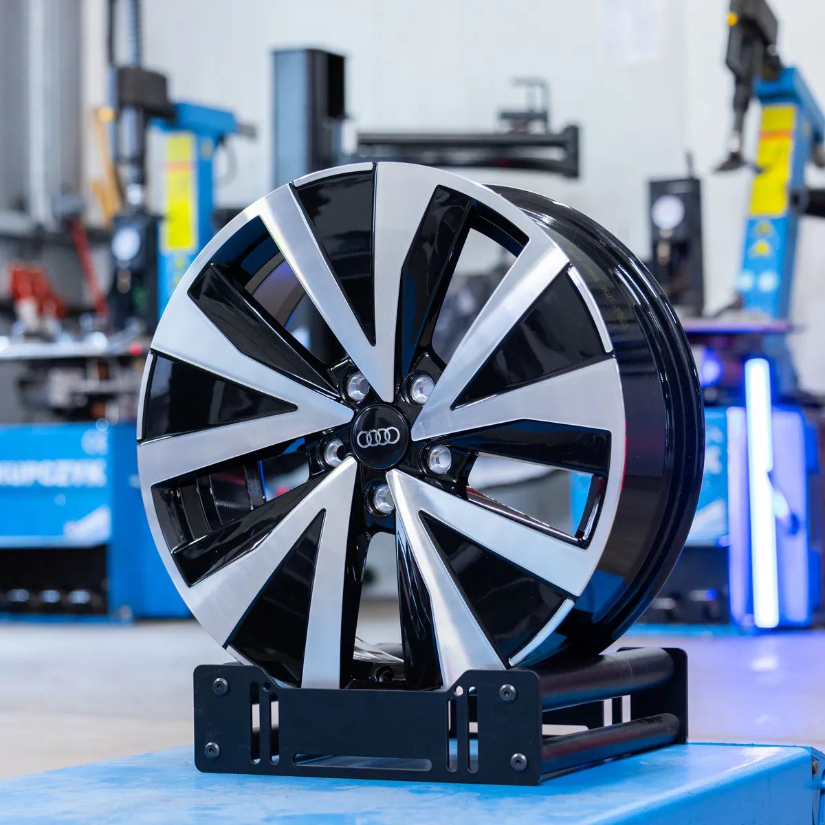 NOWE ORYGINALNE  Felgi 18" Audi A3 A4 A6 Q2 Q3 TT
