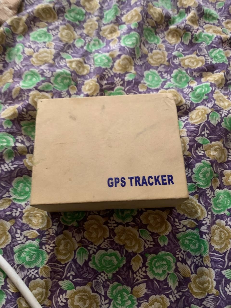 Автомобільний GPS-трекер із магнітом і потужним акумулятором для захис