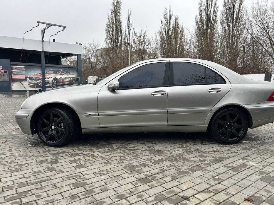 Mercedes-Benz C-Class 2002