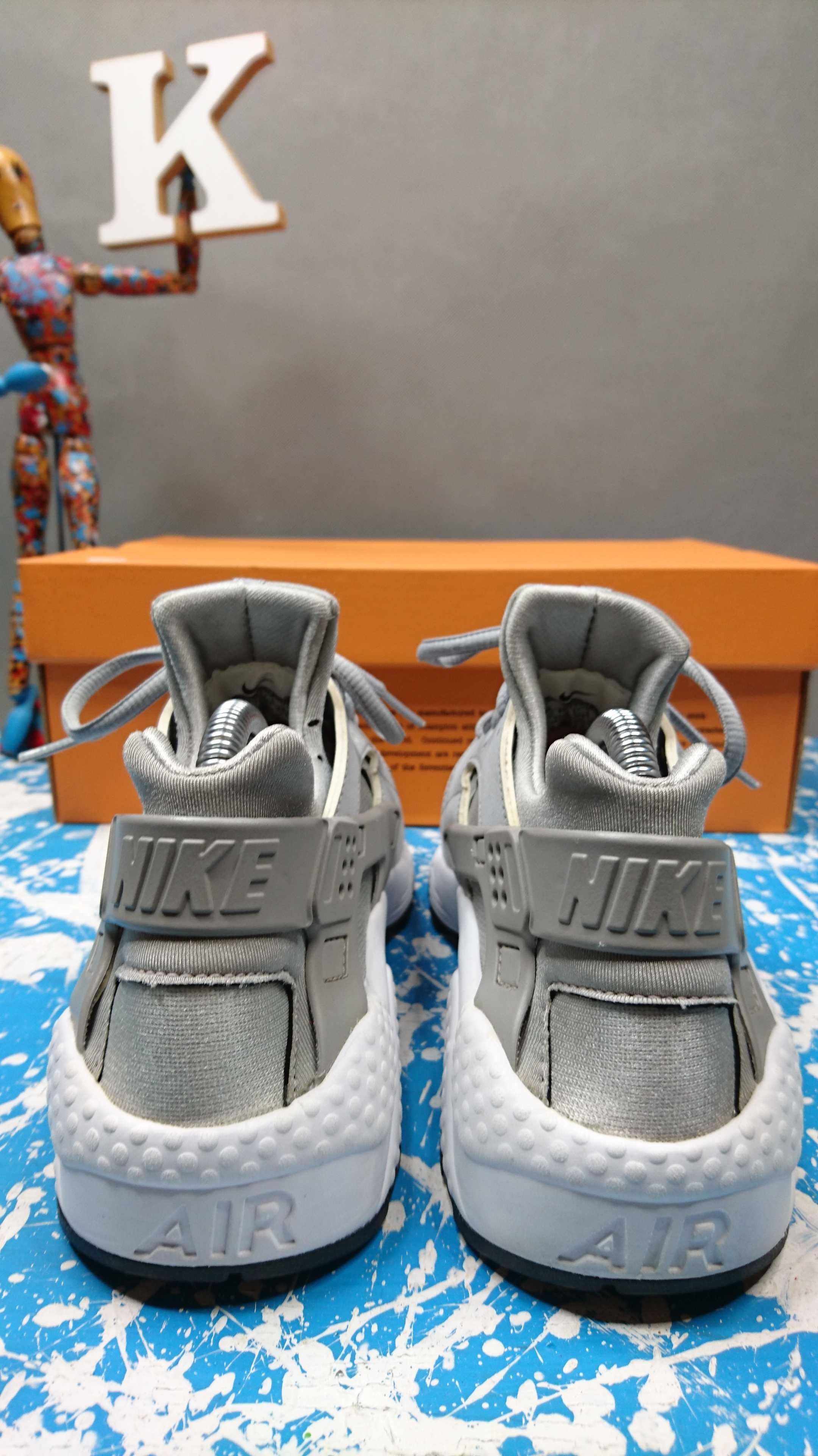 Buty Nike Air Huarache Run Wolf Grey White Black R.37,5