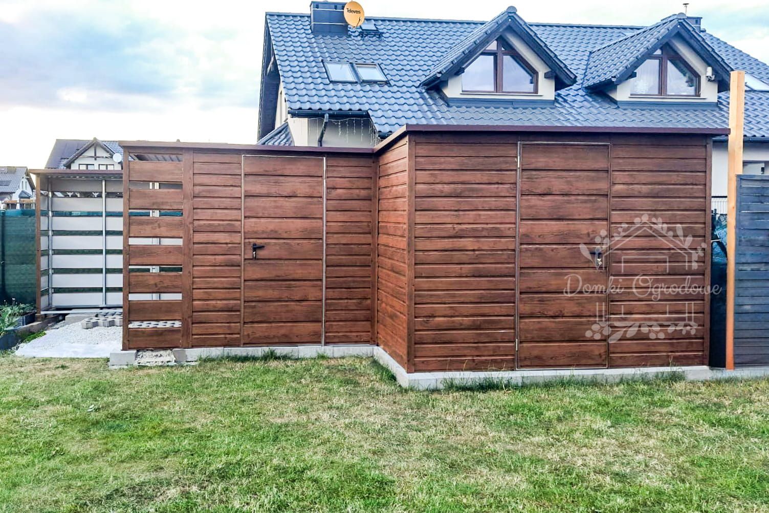 Schowek Domek Ogrodowy 5x5 Wiata 2 drewnopodobny Dach Spad w tył ID571