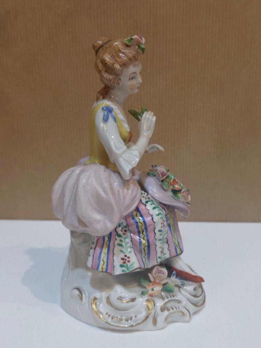 Figurka Sitzendorf dama porcelanowa Niemcy