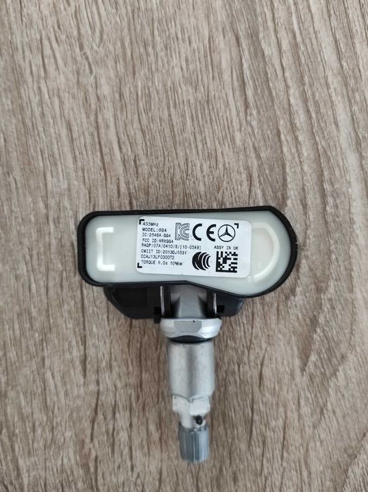 Válvulas de pneu, Mercedes com sensor de pressão de ar.