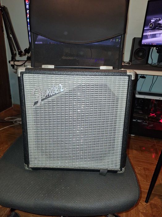 Amplificador Fender Rumble 15